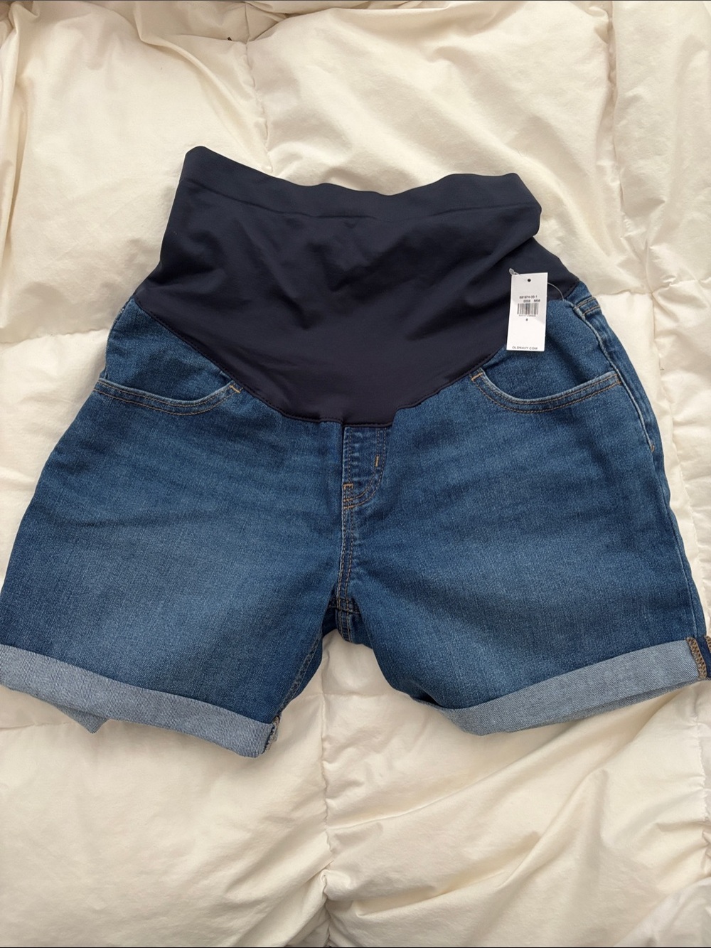 NWT Old Navy Maternity Full Panel OG Straight Jean Shorts